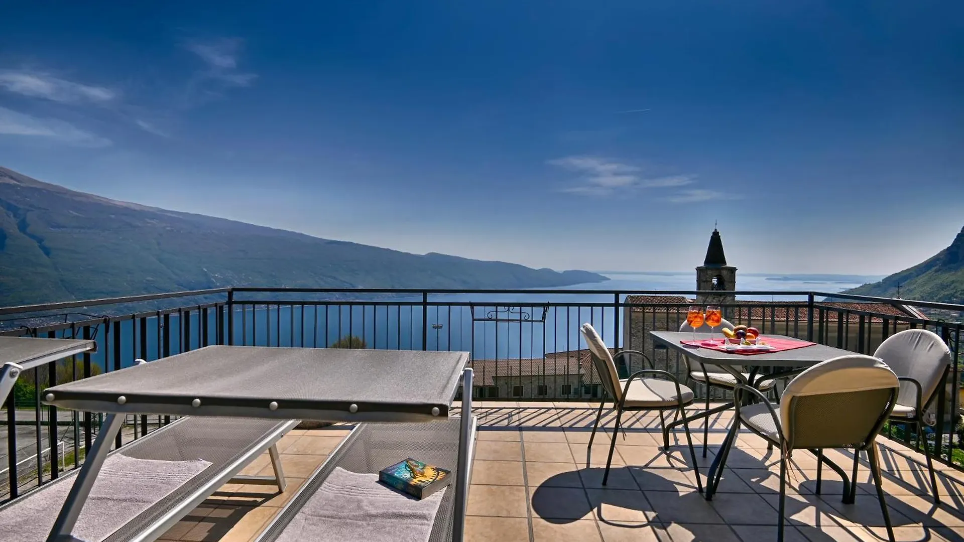 Hotel Gallo Tignale 3*,  Italy