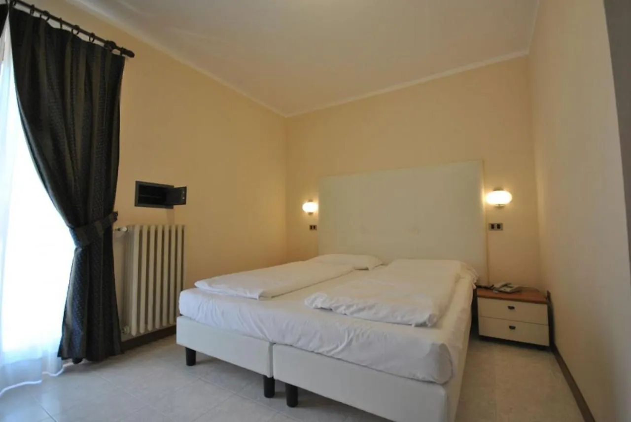 Hotel Gallo Tignale 3*,  Italien