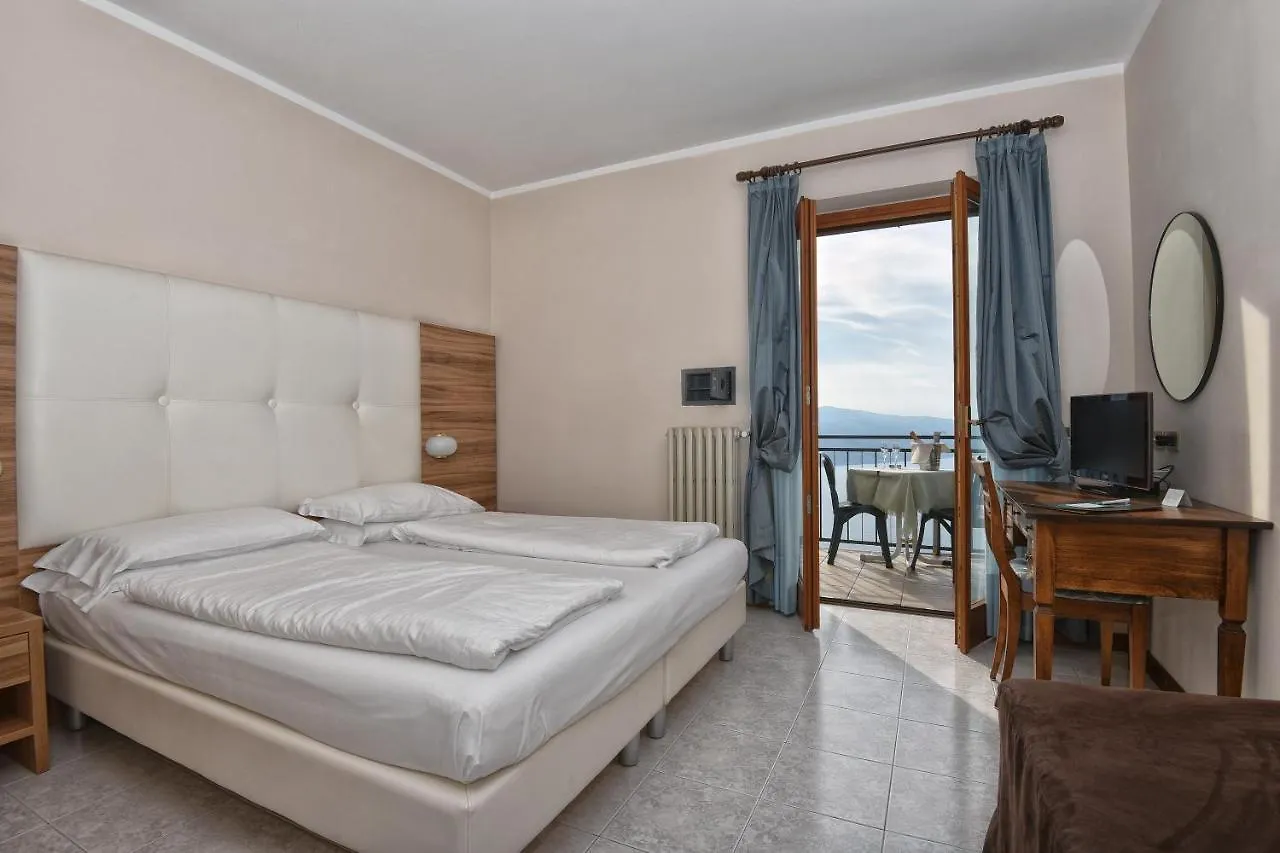 Hotel Gallo Tignale 3*,